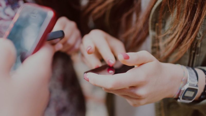 smartphone stupid people